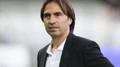 صورة إقالة مدرب المنتخب الوطني لكرة القدم