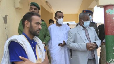 صورة كيفه / الوالي في زيارة إلى مركز الوثائق المؤمنة