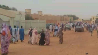 صورة كيفه/ تلاميذ إحدى الثانويات يخرجون تنديدا بتغيب المدرسين ونقصهم