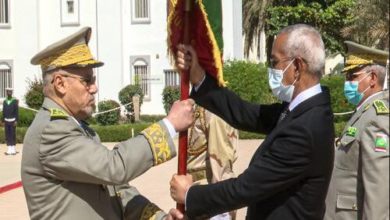 صورة حفل تبادل للمهام بين قائدي الأركان ولد مكت و ولد بله