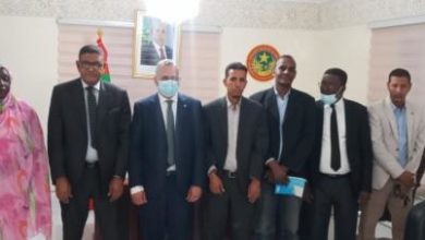 صورة وفد من نقابة الصحفيين الموريتانيين يقوم بزيارة إلى اللجنة الوطنية لحقوق الانسان