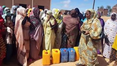 صورة سكان الفلانية يتظاهرون طلبا للماء الشروب