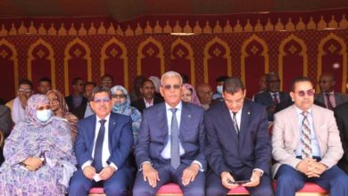 صورة ولد الطالب أعمر يؤدي زيارة لمقر الشركة الوطنية للماء