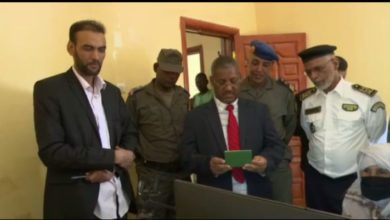 صورة كيفه/ الوالي في زيارة إلى مركز الوثائق المؤمنة