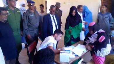 صورة كيفه/ الوالي يقوم بزيارات تفقد لمراكز التلقيح ويحث على مضاعفة الجهود لنجاح الحملة