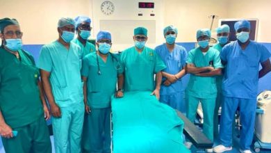 صورة المستشفى العسكري يشهد أول عملية لمعالجة حصى الكلى بالقسطرة الجلدية
