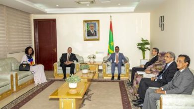 صورة الوزير الأول يستقبل بعثة من صندوق النقد الدولي