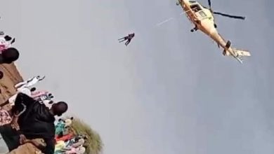 صورة كيفه / فرق الإنقاذ تتمكن من إنقاذ حياة الطفل العالق