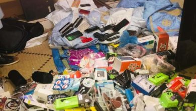 صورة الشرطة الوطنية في ولاية نواكشوط الجنوبية تفكك عصابة بحوزتها سلاح ناري 