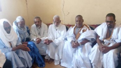 صورة كيفه/ بإسم رئيس الجمهورية والي لعصابه يقدم واجب العزاء لأسرة أهل فحفو في تكانت