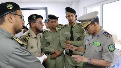 صورة الفريق مسقارو ولد سيدي يؤدي زيارة تفقد لمختبر الشرطة العلمية و الفنية