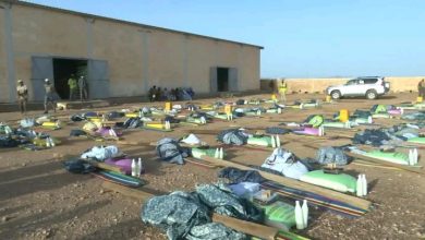 صورة مفوضة الأمن الغذائي تطلق من مدينة أكجوجت عملية توزيعات لفائدة المتضررين من الأمطار 