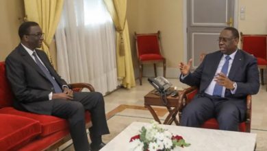 صورة الرئيس السينغالي ماكي صال يعين الخبير المالي امادو با وزيرا أولا 