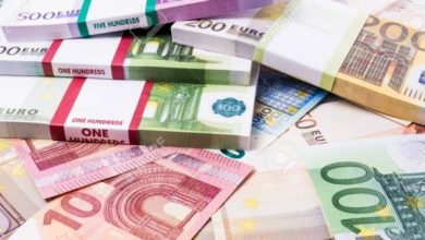 صورة توقيف مواطنين موريتانيين في السينغال ويحوزتهما مبلغا ضخما من العملة الصعبة 