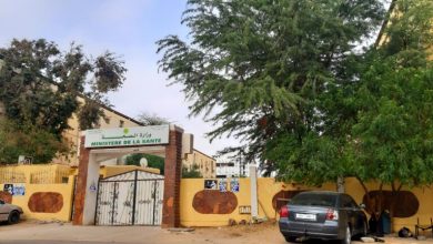 صورة مفتشية الصيدلة بوزارة الصحة تغلق عشرات الصيدليات بسبب المخالفات 