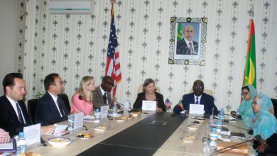 صورة ولد مرزوك يجري مباحثات مع وفد من وزارة الخارجية الأمريكية