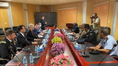 صورة وفد من وزارة الدفاع الأمريكية يلتقي بقائد أركان الجيوش الموريتانية