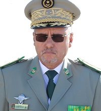 صورة قائد الأركان العامة للجيوش يجري تغييرات في صفوف كبار ضباط الجيش 