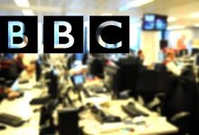 صورة هيئة الإذاعة البريطانية (بي بي سي)  توقف البث الإذاعي لعشر لغات من بينها العربية  