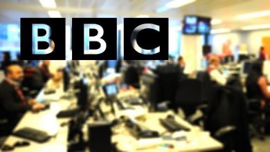 صورة هيئة الإذاعة البريطانية (بي بي سي)  توقف البث الإذاعي لعشر لغات من بينها العربية  