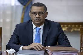 صورة وزير التعليم العالي يتوجه إلى القاهرة في زيارة عمل 