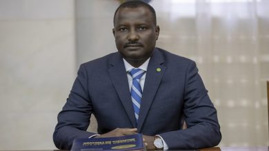 صورة وزير الثقافة يغادر إلى ا المملكة السعودية في زيارة عمل 