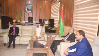 صورة وزير الداخلية واللامركزية يجري مباحثات مع سفير دولة الكويت 