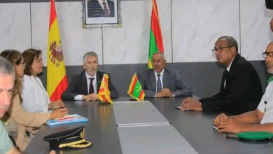 صورة وزير الدفاع الوطني يجري مباحثات مع وزير الداخلية الإسباني