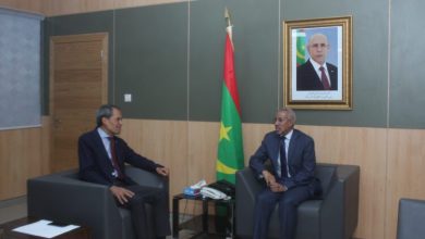 صورة وزير الدفاع الوطني يستقبل السفير المغربي المعتمد لدى موريتانيا