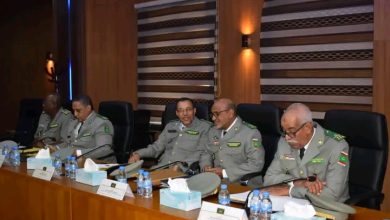 صورة قائد الأركان العامة للجيوش يعقد جلسة عمل مع قائد الأركان العامة للجيوش السنغالي