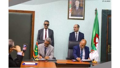 صورة توقيع  اتفاقية في مجال التكوين بين موريتانيا و الجزائر 