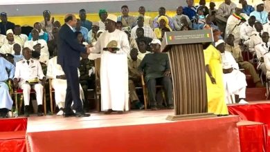 صورة السينغال /  تكريم موريتانيا بدرع تثمين الإسهام في تطوير الثروة الحيوانية من قبل الرئيس السينغالي ماكي صال 