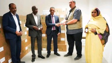 صورة وزارة الصحة تتسلم 1200 علبة من الفيتامينات مقدمة من طرف منظمة الصحة العالمية