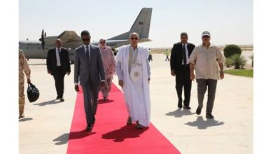 صورة رئيس الجمهورية يعود إلى نواكشوط قادما من مدينة تيشيت بولاية تكانت