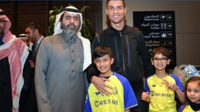 صورة نجم كرة القدم البرتغالي كريستيانو رونالدو يصل العاصمة السعودية الرياض 
