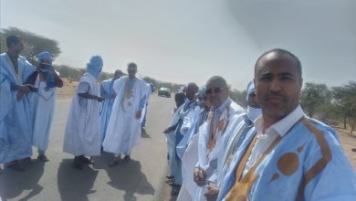 صورة كنكوصة / رئيس جهة لعصابه على رأس مستقبلي بعثة الحزب عند مدخل المدينة ( فيديوهات وصور )
