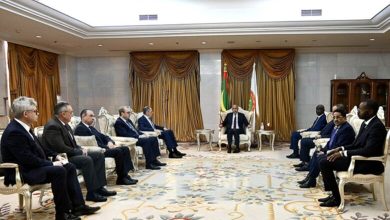 صورة غزواني يجري مباحثات مع وزير الخارجية الروسي سيرجي لافروف 