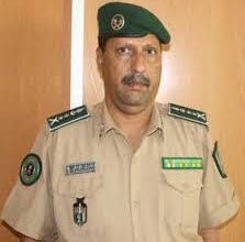 صورة ولد أحمد عيشة يوقع مذكرة ترقية لمجموعة من ضباط الدرك الوطني