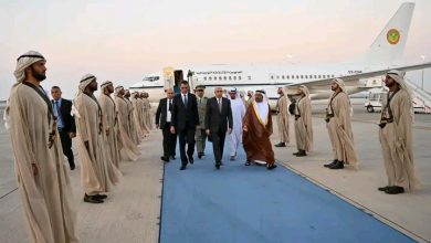 صورة رئيس الجمهورية يصل أبوظبي في مستهل زيارة لدولة الإمارات العربية المتحدة 