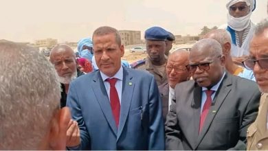 صورة ولد بناهي يؤدي زيارة إلى جناح الصناعة التقليدية بسوق الميناء الذي تعرض لحريق خلف خسائر مادية كبيرة