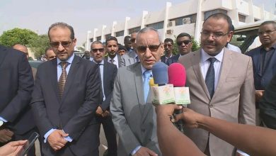 صورة نواكشوط/  وزير الداخلية يشرف على إنطلاقة البعثات المكلفة بتقييد المواطنين في سجل الوثائق المؤمنة 