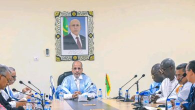صورة ولد أييه يجتمع بمنتخبي حزب الإنصاف على مستوى العاصمة نواكشوط