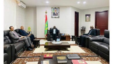 صورة نواكشوط/ وزير الشؤون الخارجية يستقبل في مكتبه السفير المصري