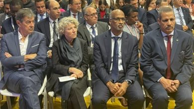 صورة وزير التجارة السيد لمرابط ولد بناهي يمثل موريتانيا في معرض السياحة بباريس 