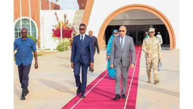 صورة الوفد المرافق لرئيس الجمهورية في زيارته للحوض الشرقي 