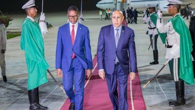 صورة رئيس الجمهورية يعود إلى نواكشوط بعد زيارة عمل للجمهورية الجزائرية