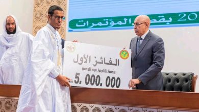 صورة نواكشوط/ رئيس الجمهورية يشرف على توزيع جوائز مسابقة حفظ و فهم المتون المحظرية 