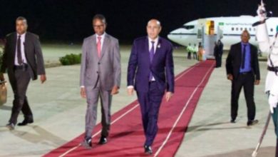 صورة رئيس الجمهورية يعود إلى العاصمة نواكشوط قادما من كينيا 