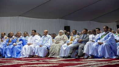 صورة نواكشوط/ رئيس الجمهورية يشرف على إنطلاق برنامج تعمير مدن التآزر من ملعب ملح بمقاطعة توجنين