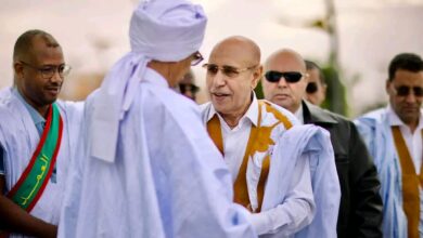 صورة نواكشوط/ رئيس الجمهورية يؤدي صلاة العيد في رحاب المسجد العتيق
